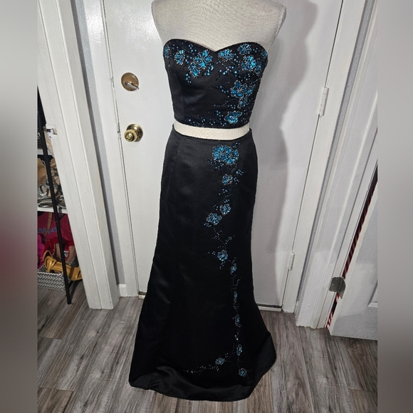 Jovani 2 Piece Corset And Skirt Set Black Withe Beaded And Sequins Detail Sz 2 - Picture 4 of 16